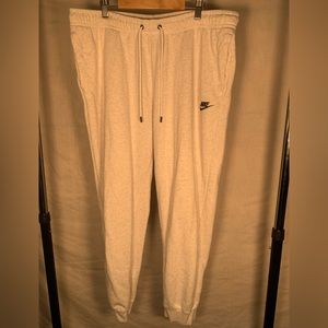 Woman’s Nike XL Sweat pants